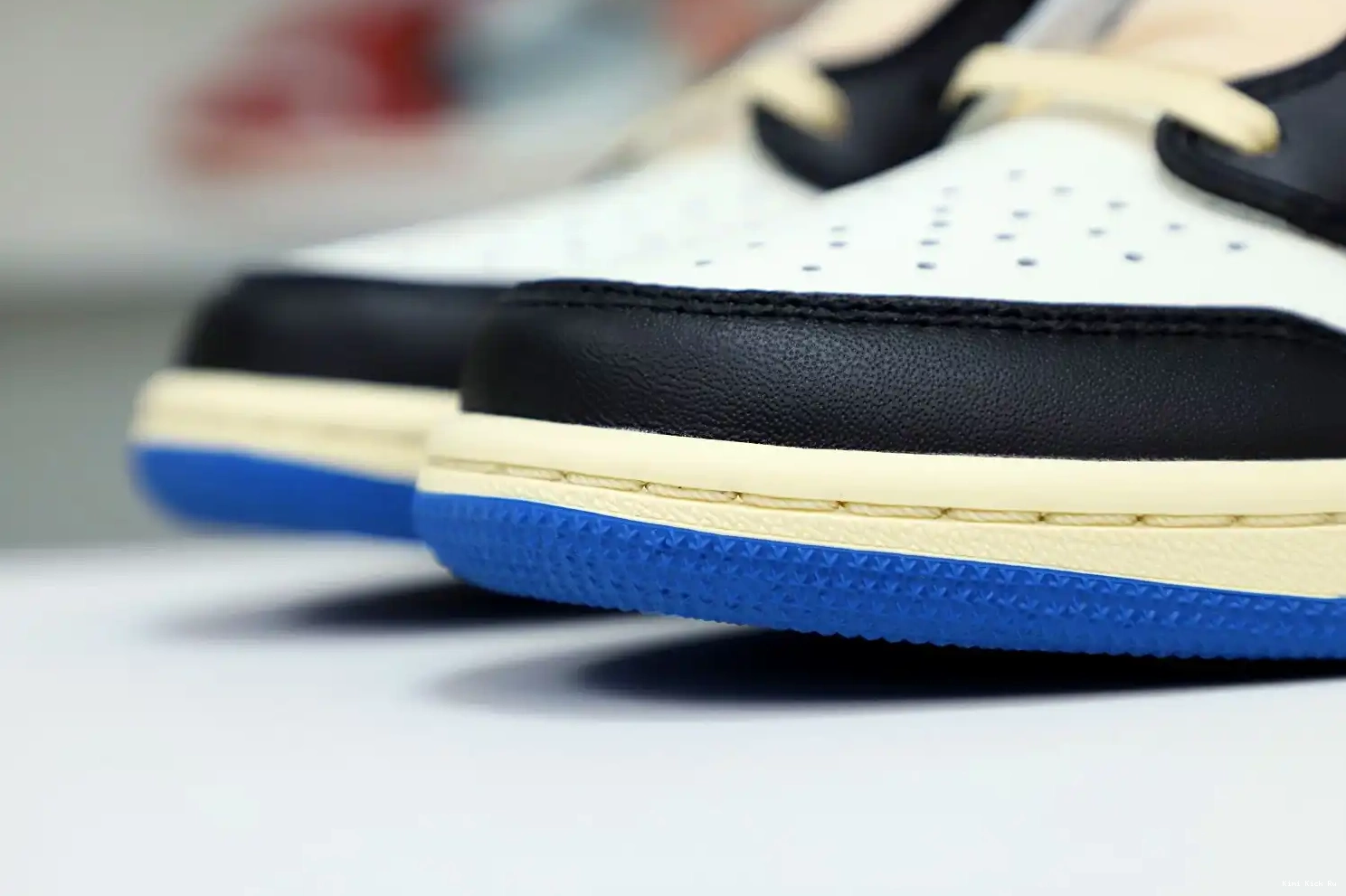 SCOTT 1 FRAGMENT DESIGN JORDAN X Kimikick AIR LOW X TRAVIS 0801